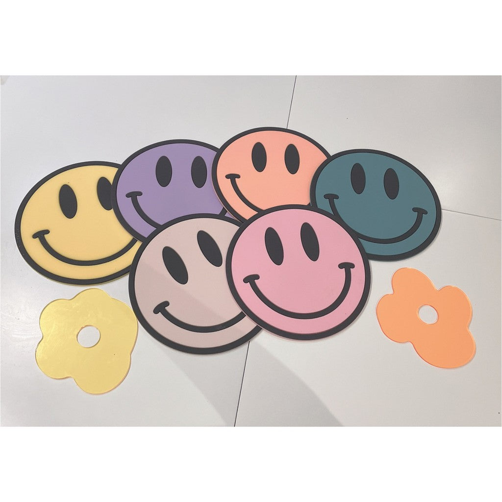Smile Silicone Table Mat / Table Pad Dining Coaster Placemat Pot Mat Cup Pad Kitchen Mug Pan Decor