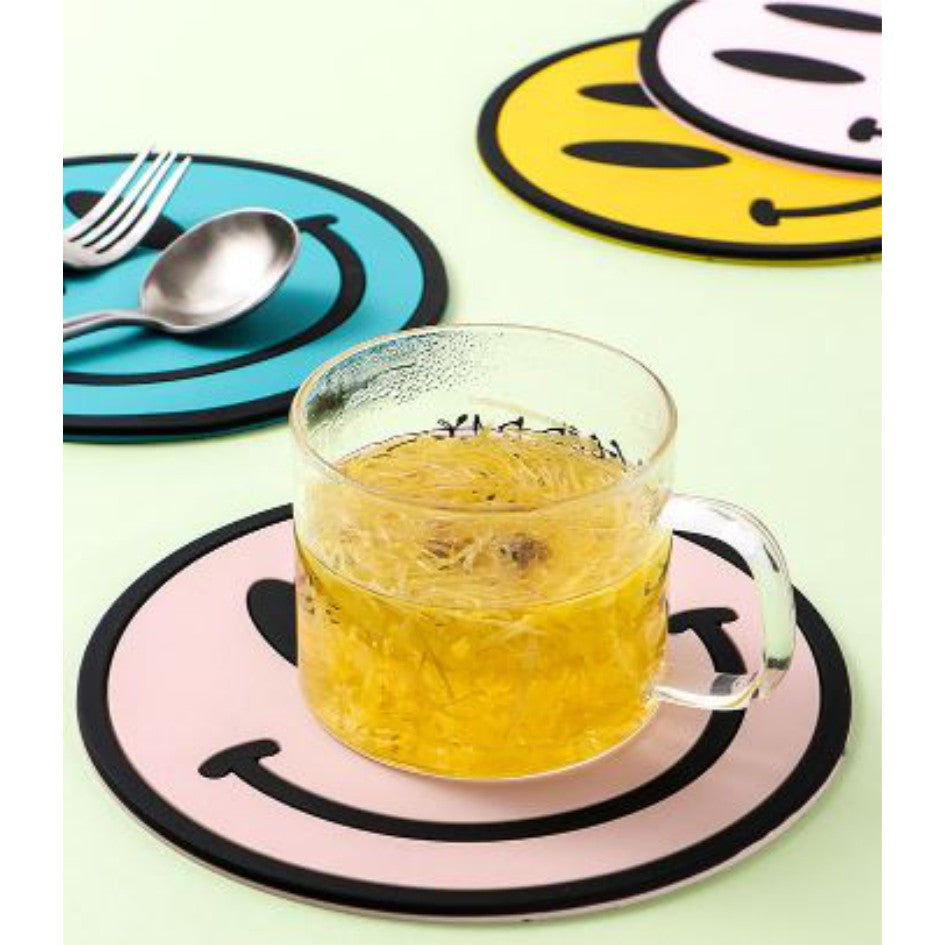 Smile Silicone Table Mat / Table Pad Dining Coaster Placemat Pot Mat Cup Pad Kitchen Mug Pan Decor