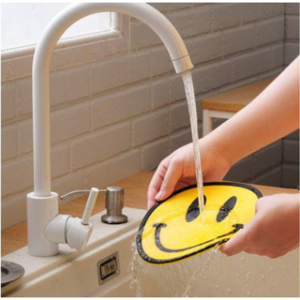 Smile Silicone Table Mat / Table Pad Dining Coaster Placemat Pot Mat Cup Pad Kitchen Mug Pan Decor